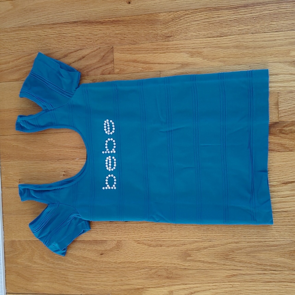Bebe sexy cold shoulder top. Size Small. EUC